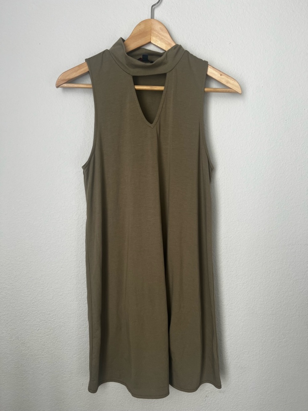 Aeropostale A-Line Swing Dress Army Khaki Green Sleeveless V-Neck Choker Size M